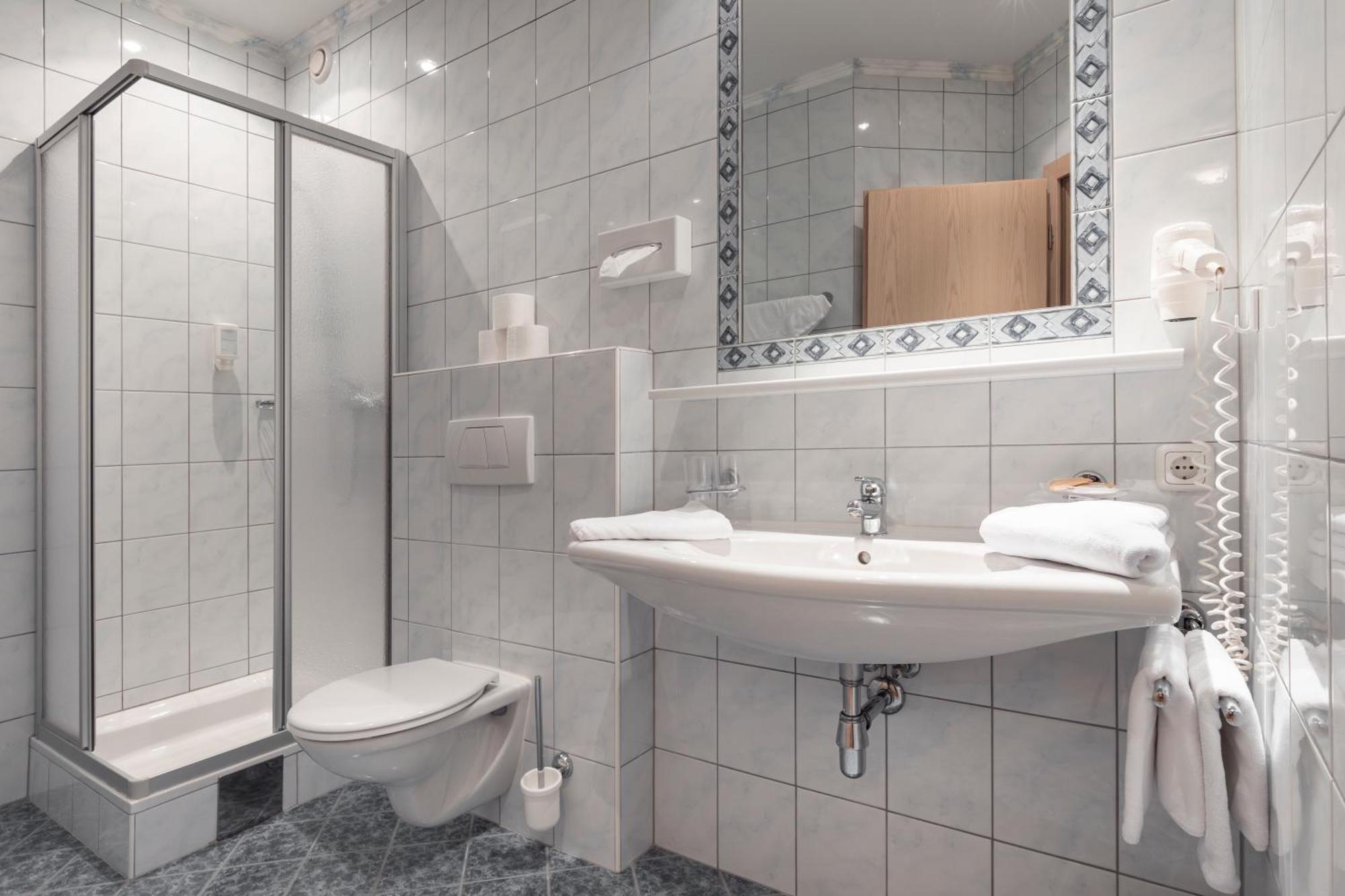 Schmid Rooms & Apartments Ишгль Экстерьер фото