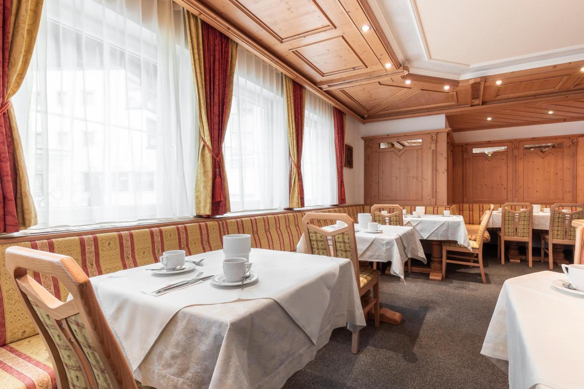 Schmid Rooms & Apartments Ишгль Экстерьер фото