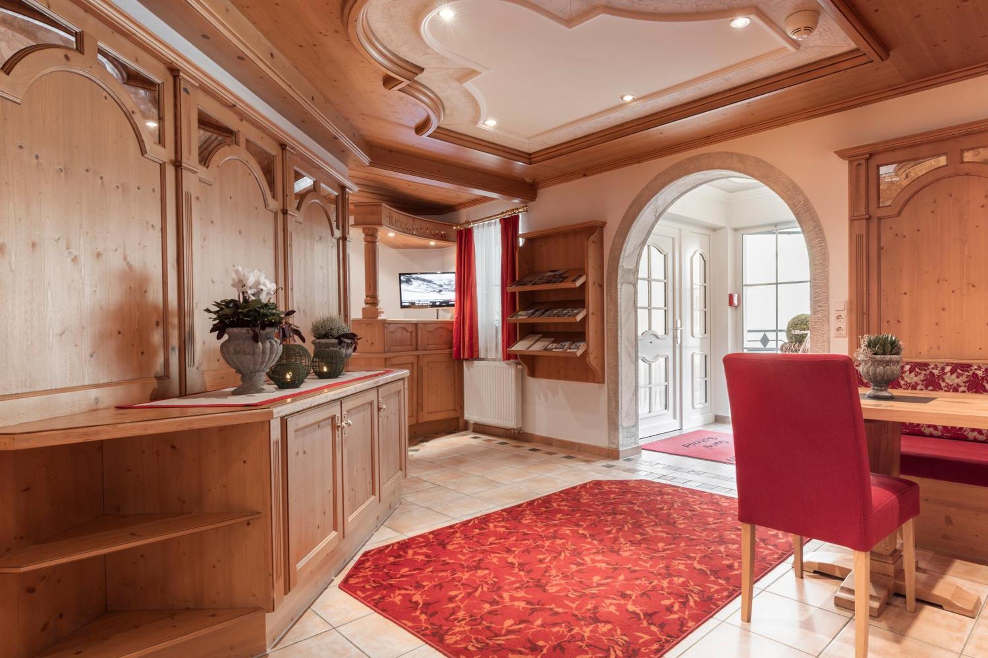 Schmid Rooms & Apartments Ишгль Экстерьер фото