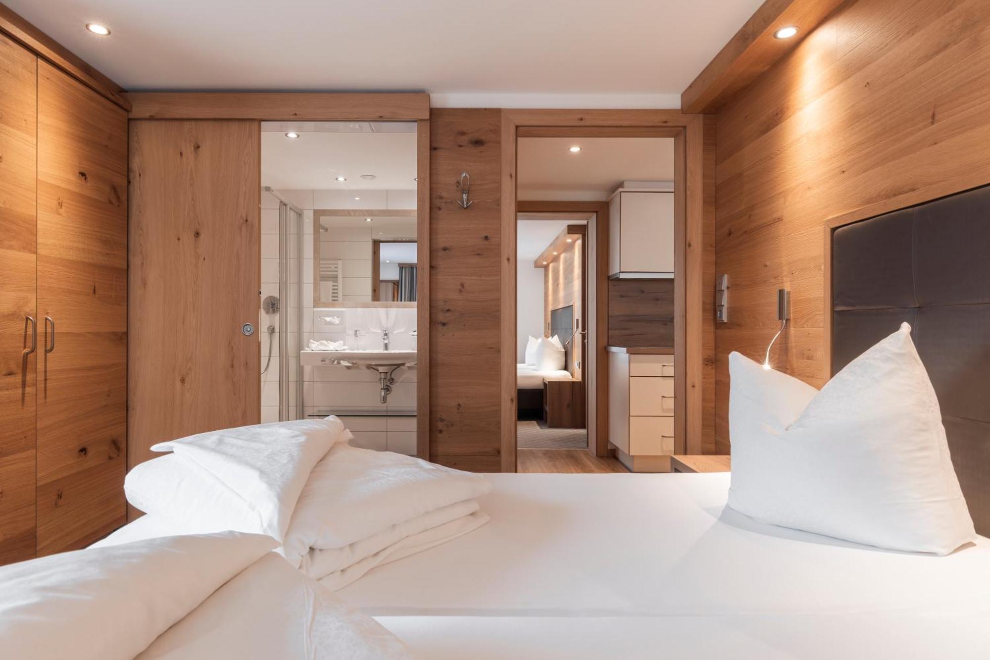 Schmid Rooms & Apartments Ишгль Экстерьер фото