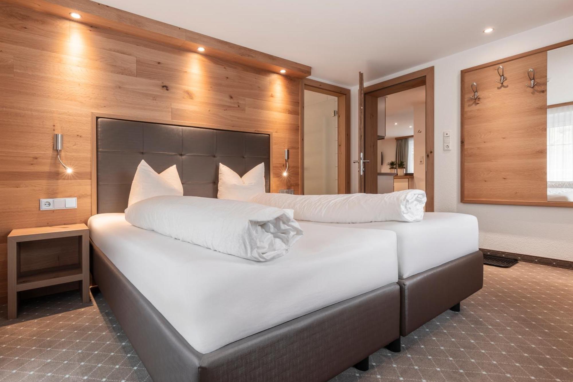 Schmid Rooms & Apartments Ишгль Экстерьер фото