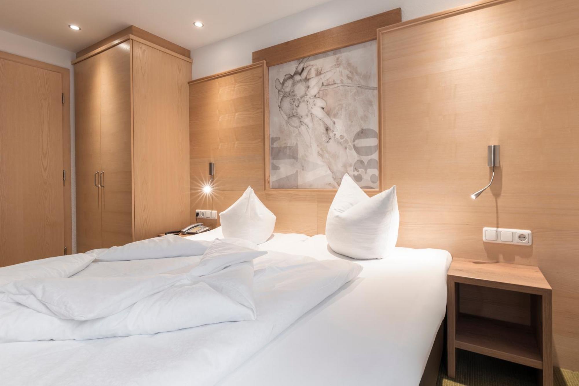 Schmid Rooms & Apartments Ишгль Экстерьер фото